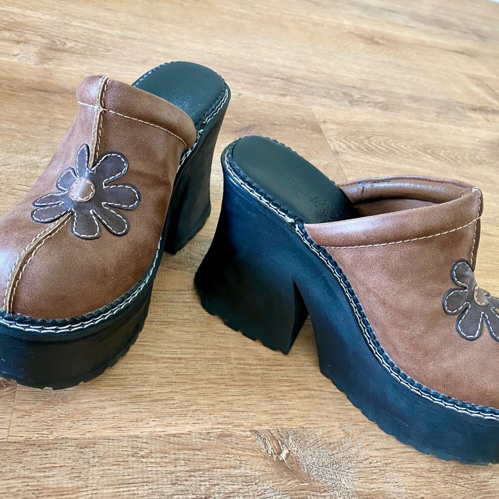 dELiA*s So Called Scheme Floral Clogs - brown size 7 Women's - Picture 9 of 14